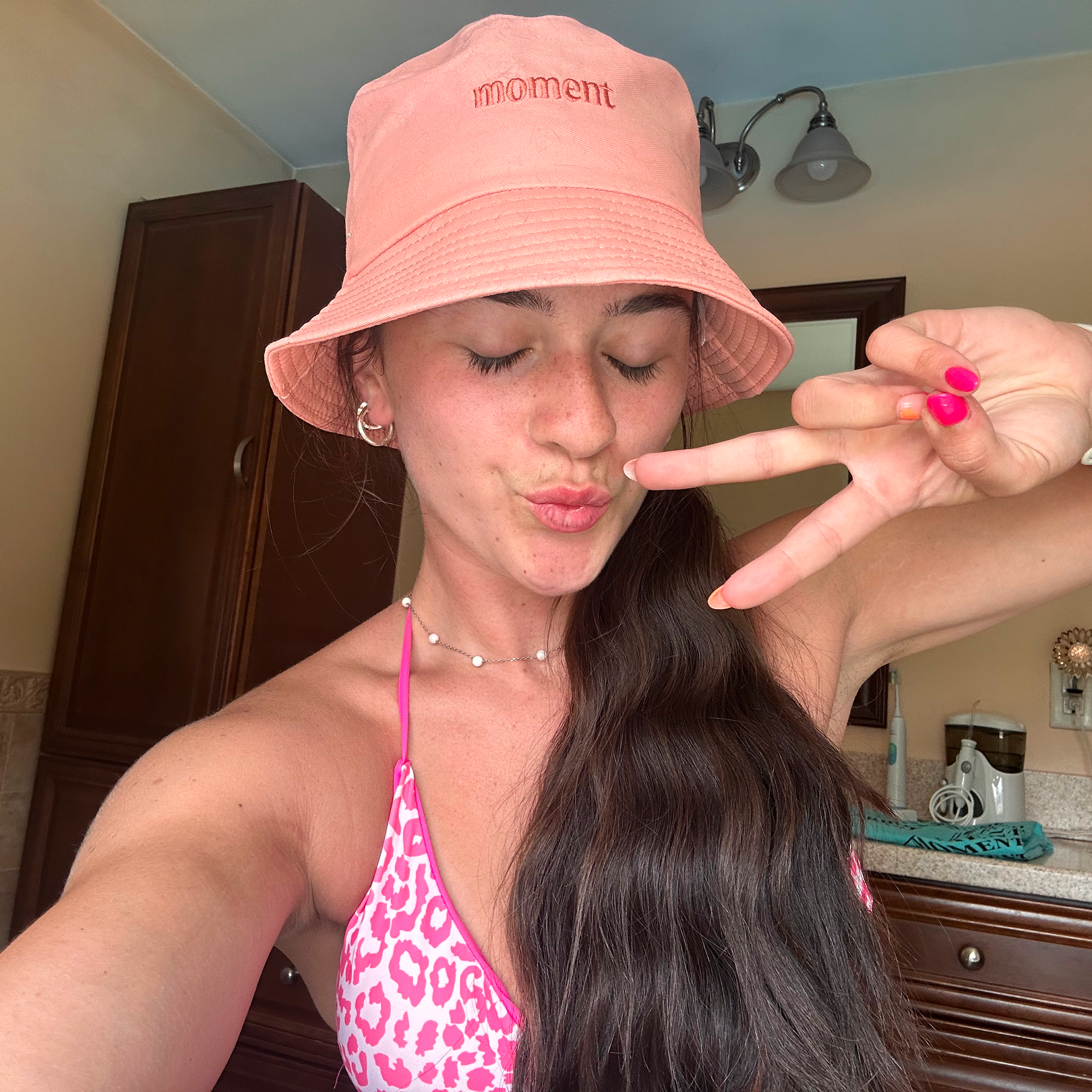 moment rose cloud bucket hat