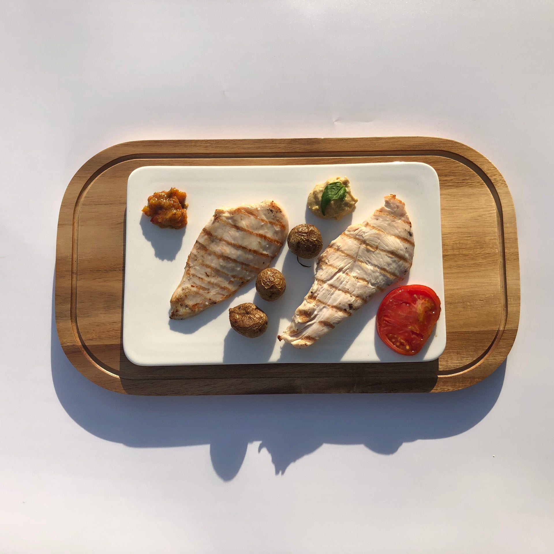 Zavis Green Acacia Wood Serving Rounded Cutting Board With Juice Groove 12
