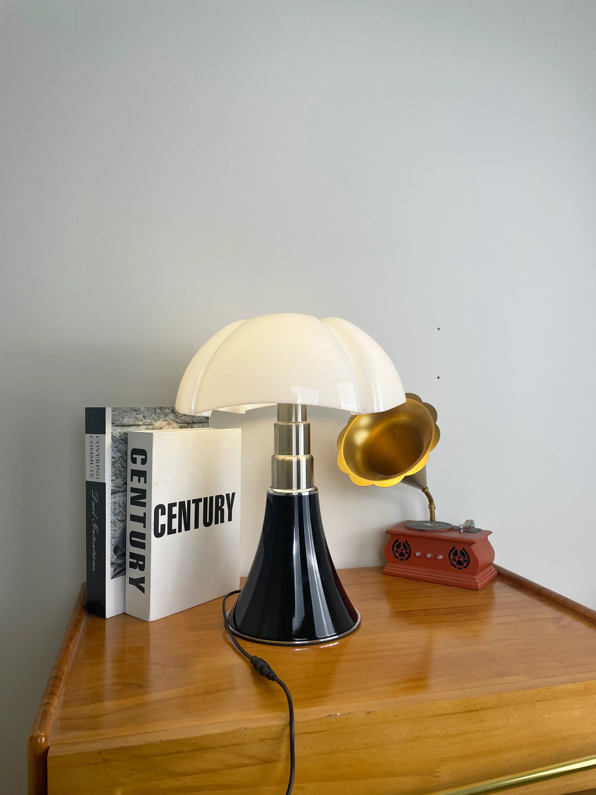 Pipistrello Acrylic Table Lamp