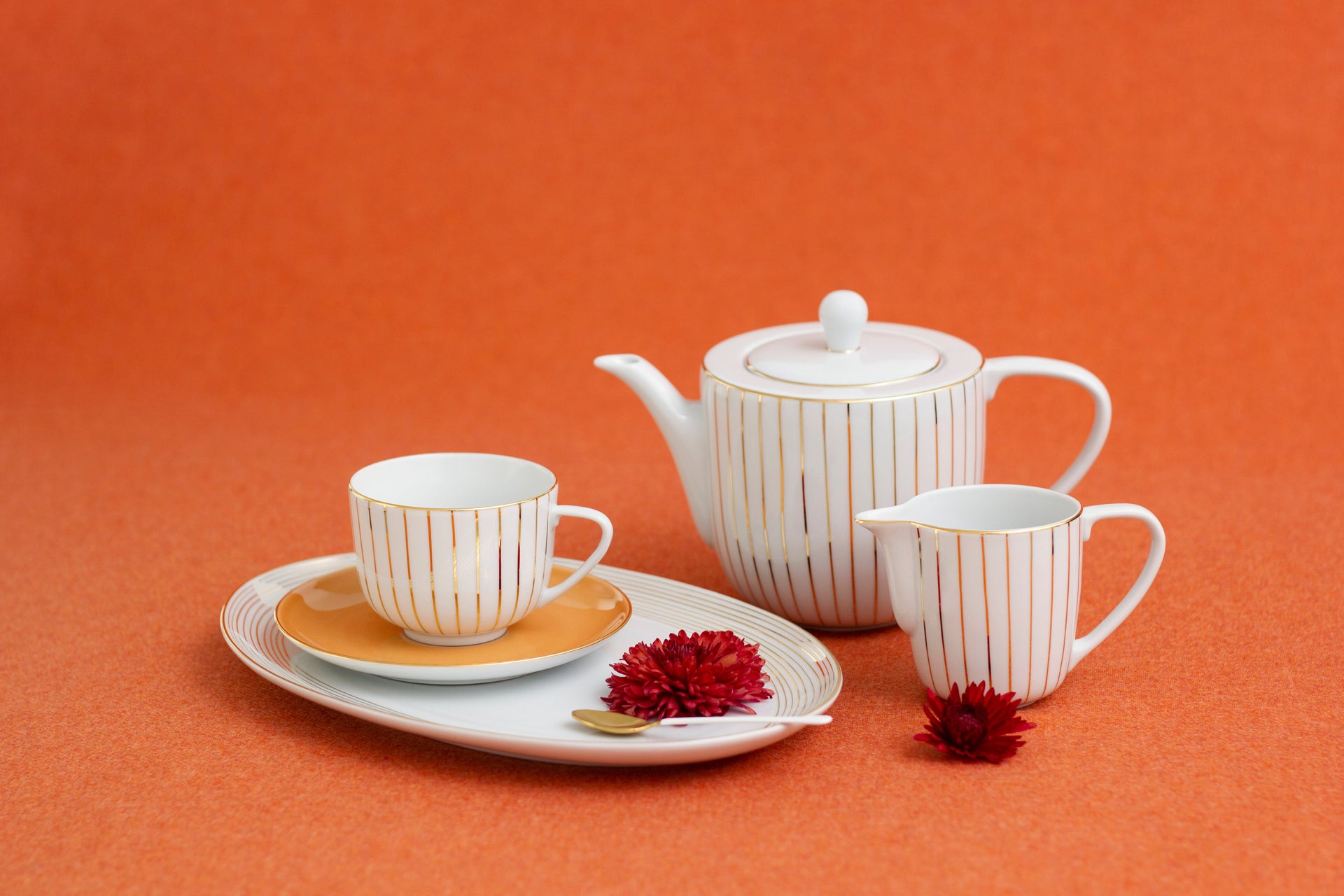 Golden Orbit Tea Cup + Saucer (Set of 4)