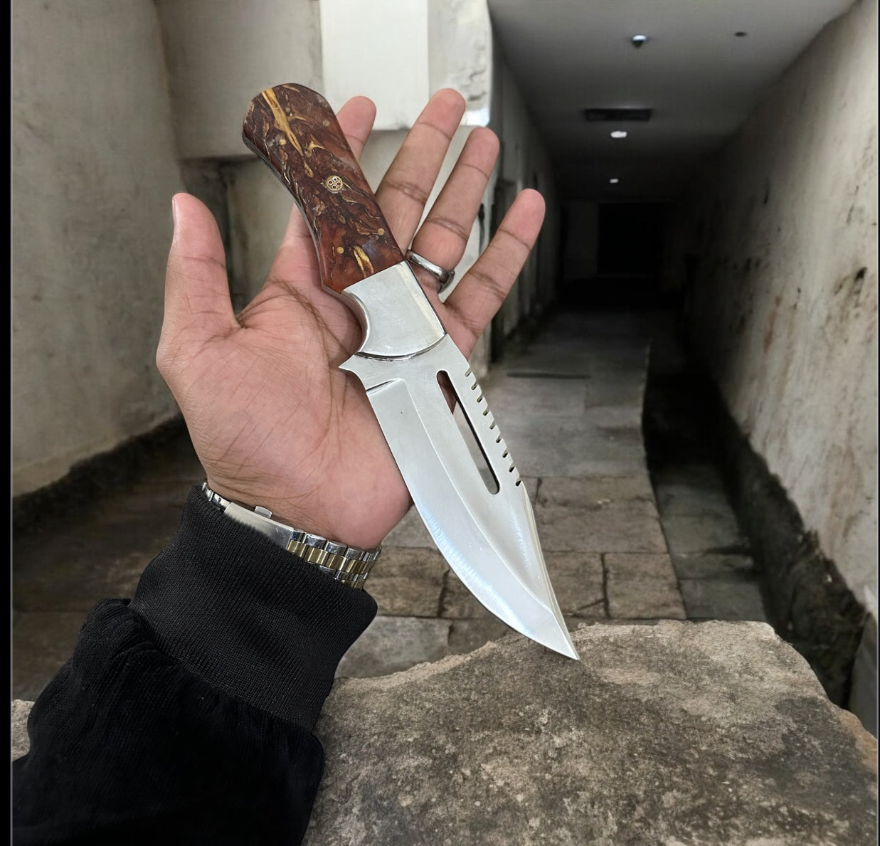 Premium J2 Steel Hunting Knife with Pain Cone Handle & Leather Belt Loop Case