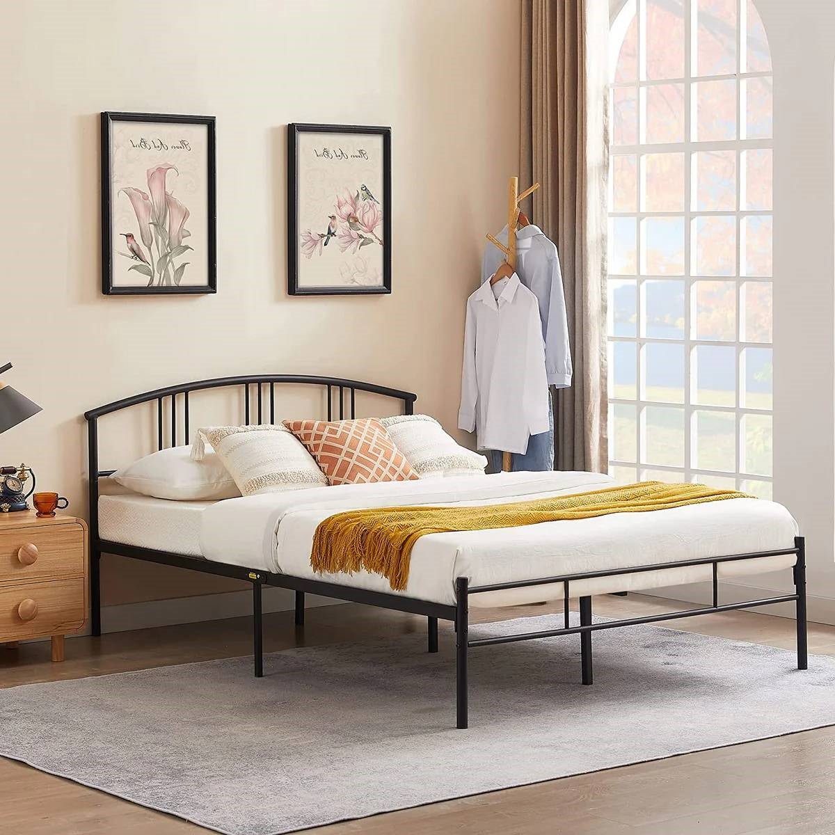 Queen size Black Metal Platform Bed Frame with Arched Headboard