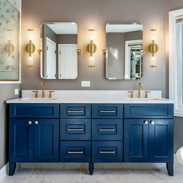 Iron Vanity Light Iluminating