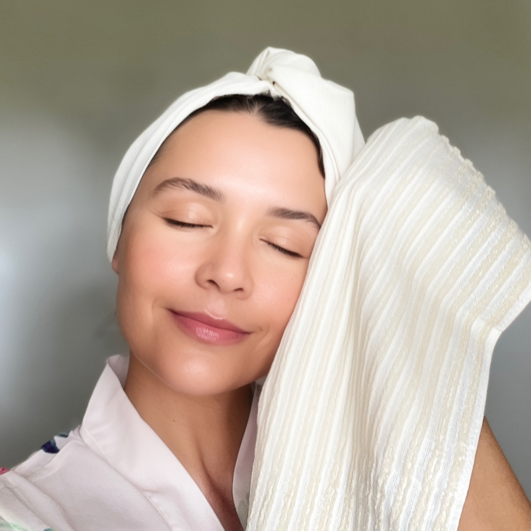 Magic Exfoliating Face Towel - 100% RAW Silk