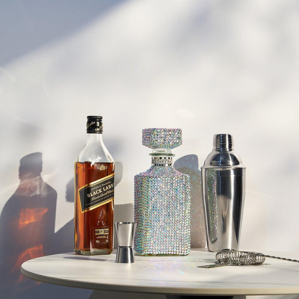Unique Diamond Rhinestone Decanter | 730 mL | Luxurious Whiskey, Tequila, Wine Decanter - Dazzling All Over Silver Rhinestone Carafe For Spirits, Bourbon, Scotch, Durable Thick Glass HAND WASH ONLY