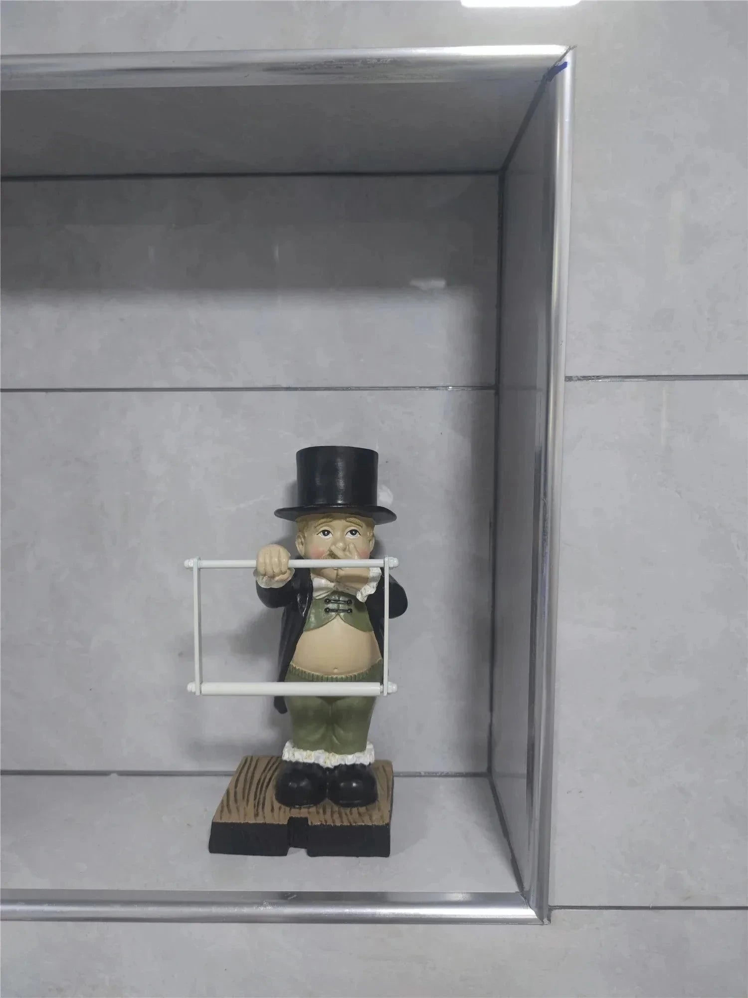 Cute Butler Shape Tissue Stand Rack Creative Toilet Paper Holder Spoof Paper Holder Statue Funny Decorative Resin Toilet Decor DSers Fulfillment