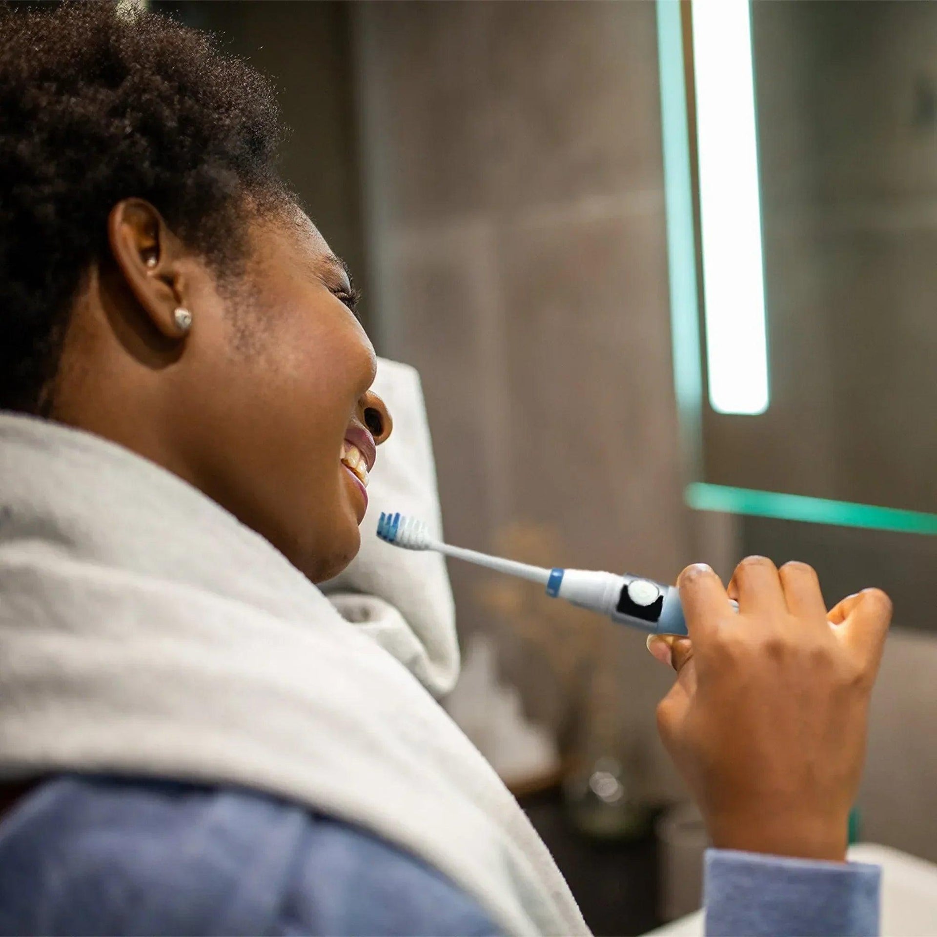 Travel Oral Care Essentials Bundle: Portable UV Toothbrush Sanitizer & Portable Sonic Toothbrush - Gifts for You 'n Me