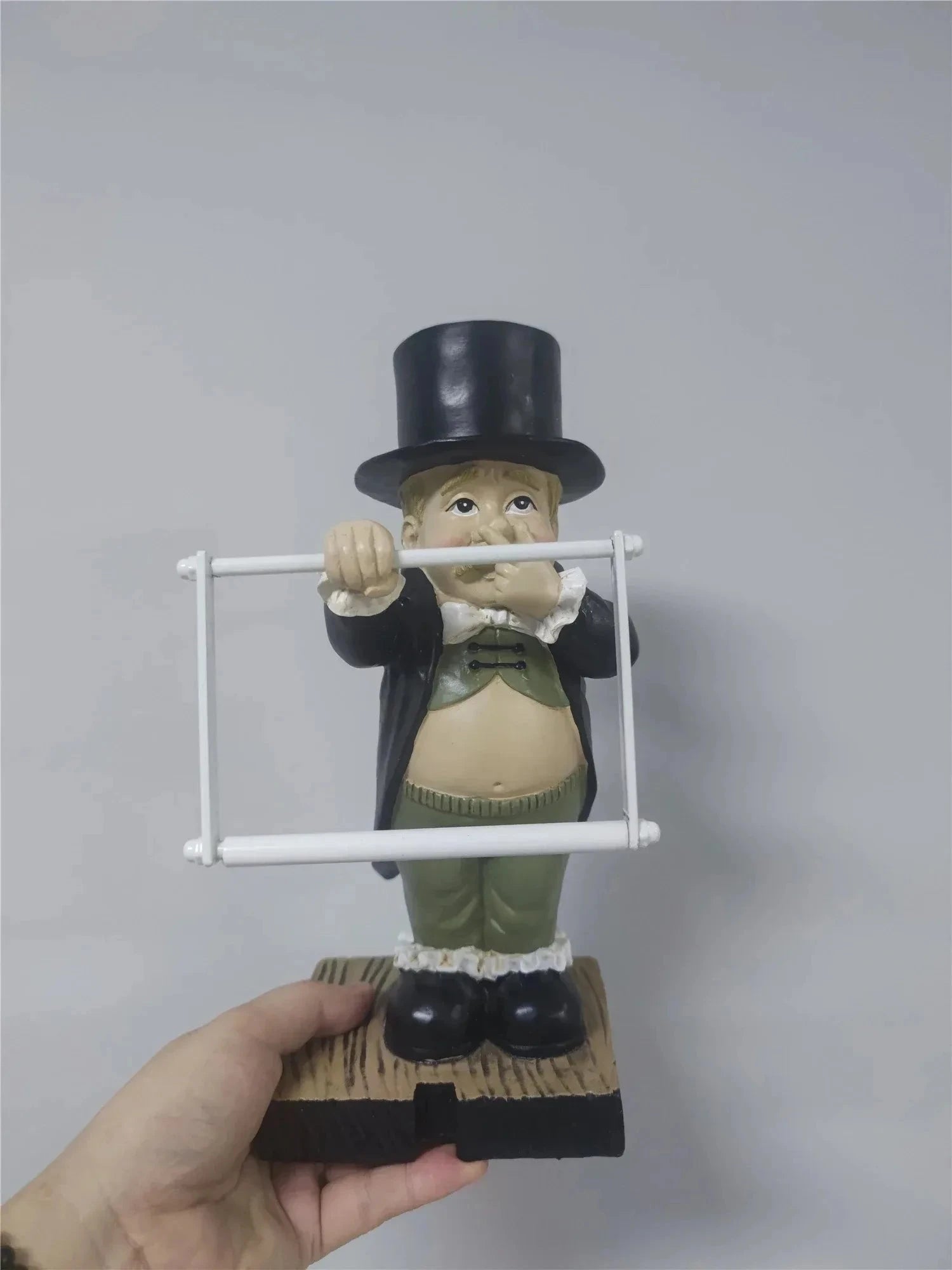 Cute Butler Shape Tissue Stand Rack Creative Toilet Paper Holder Spoof Paper Holder Statue Funny Decorative Resin Toilet Decor DSers Fulfillment