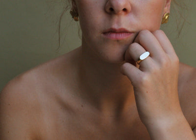 SIGNET 104 | Brass