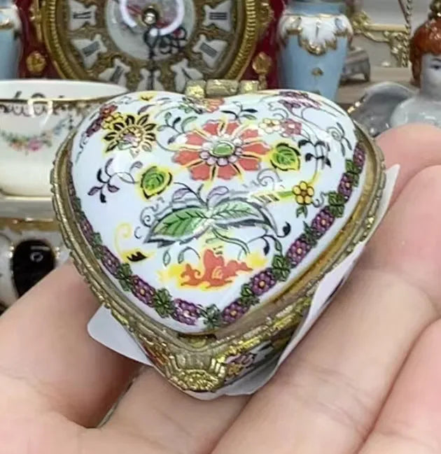 Cartoon 3D Relief Colorful Handdrawn Flower Tank Jar Jewelry Box Ring Box Tin Milk Jug Vase Tableware Household