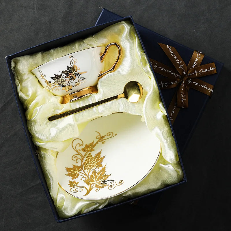 Coffee cup small exquisite set ceramic British afternoon tea cup bone china flower tea cup European cup saucer high value