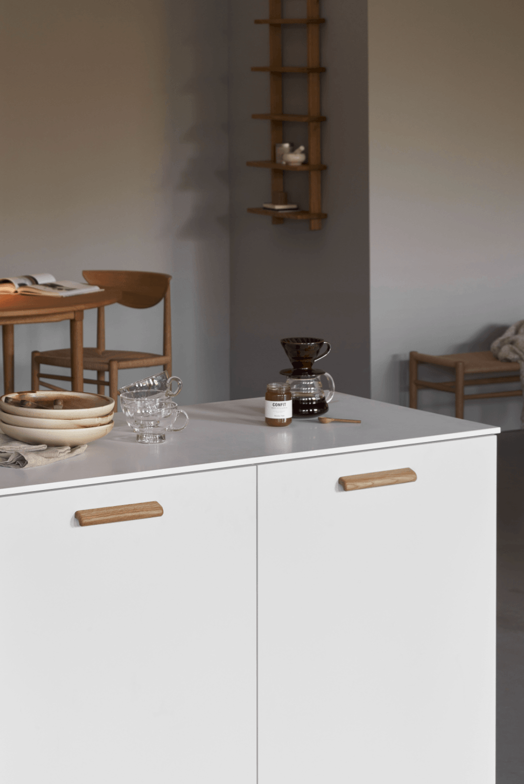 Lacquered Oak 