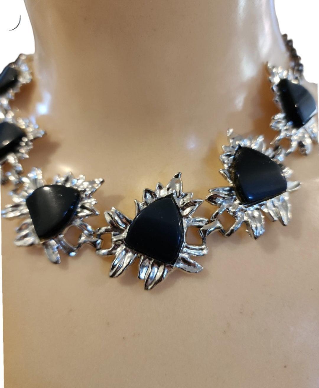 Vintage Fashion Jewelry  Ɓlack and Silver tone Choker Necklace 15.5