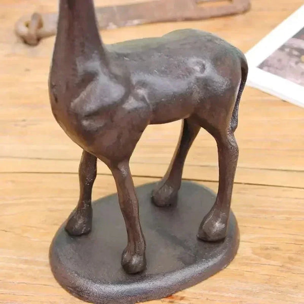 Vertical Giraffe Tissue Holders European Style Creative Cast Iron Handicraft Roll Paper Holder Kitchen Paper Home Storage Rack Gifts for You 'n Me