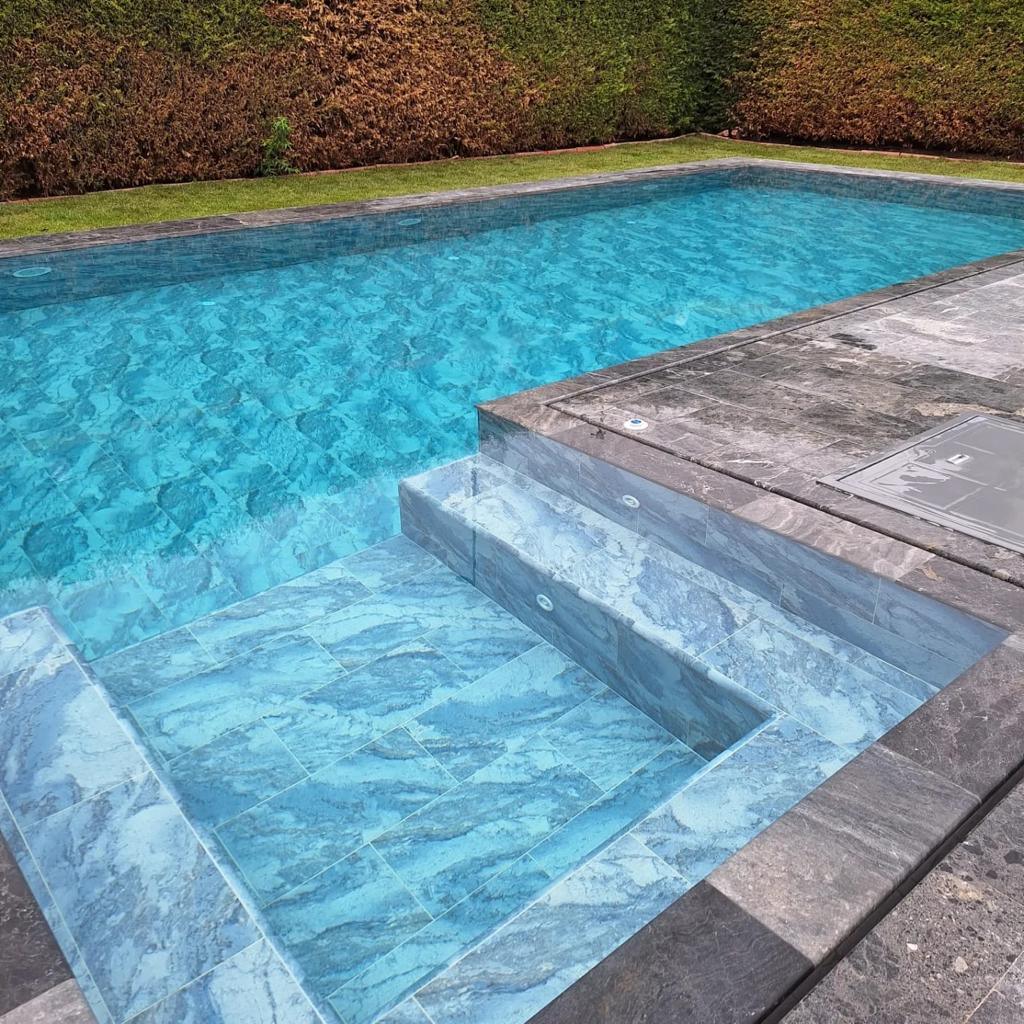 Silver Shadow Tumbled Marble Pavers 16