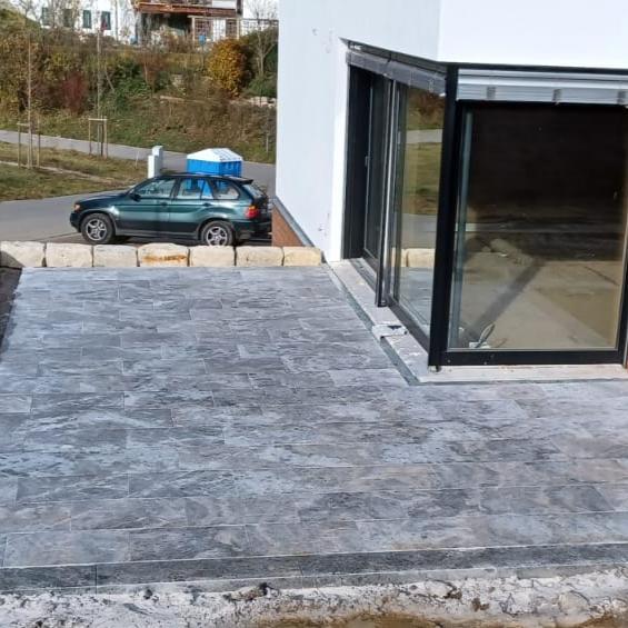 Silver Shadow Tumbled Marble Pavers 16