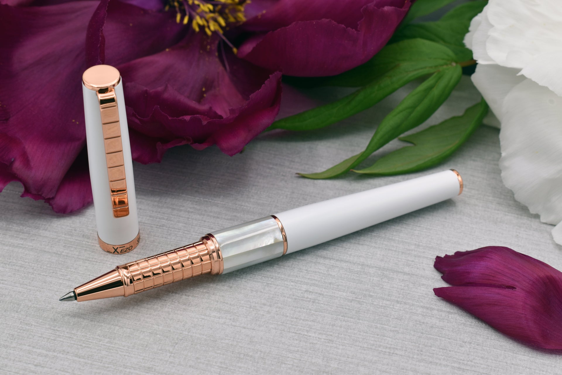 Xezo Speedmaster™ White Mother of Pearl Fine Fountain Pen
