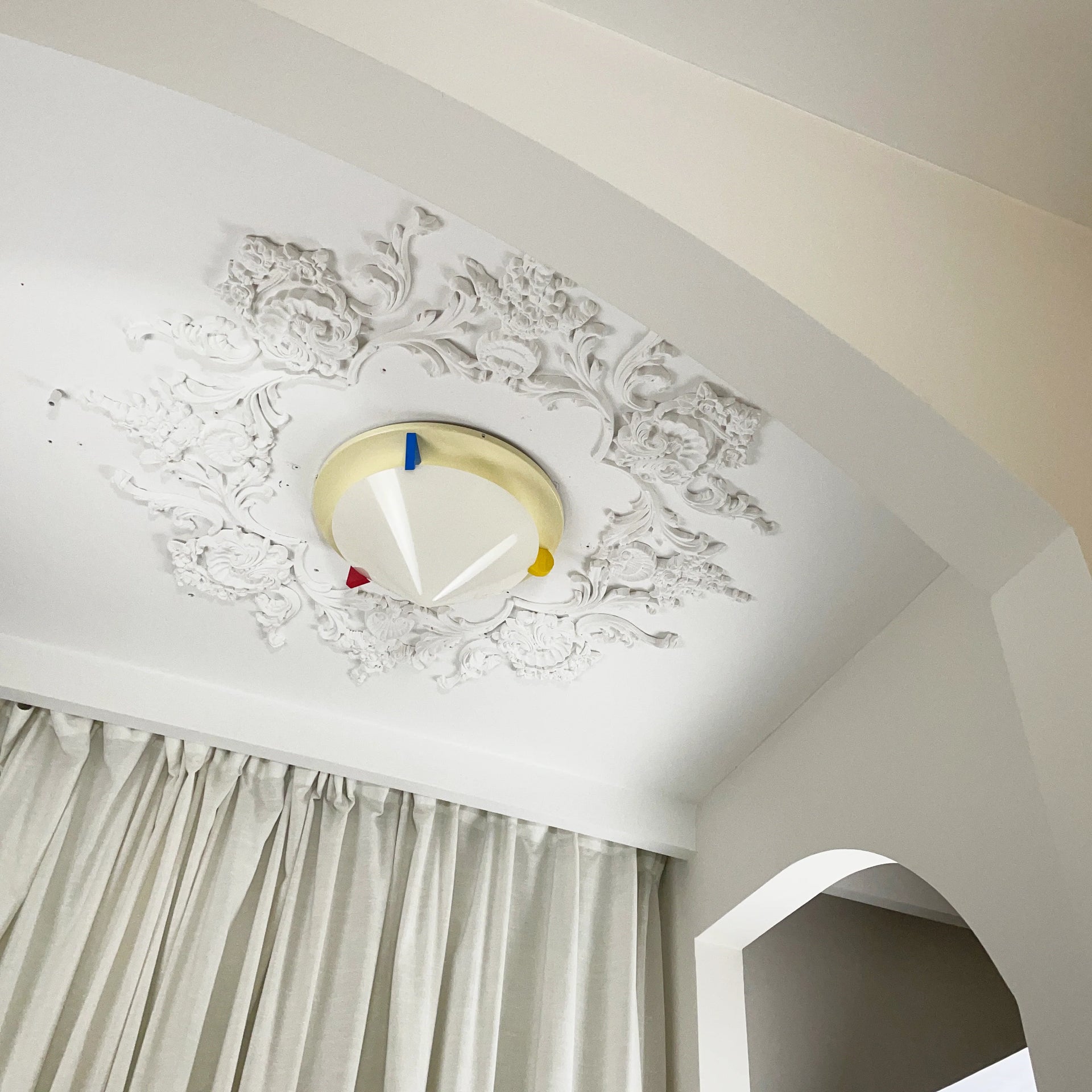 Modern Stoja Acryli Ceiling Lamp
