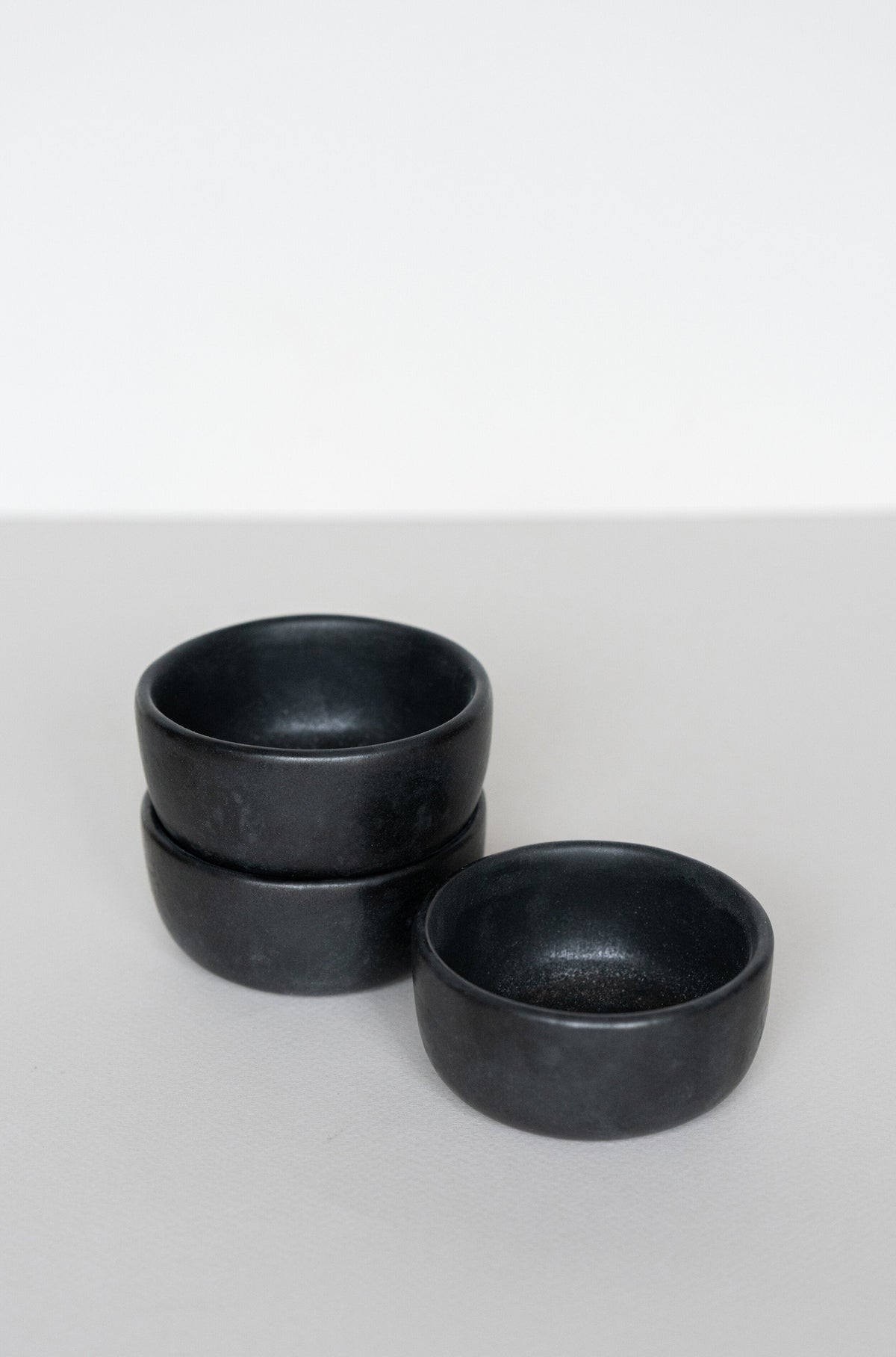 Black Matte Stoneware Pinch Bowl