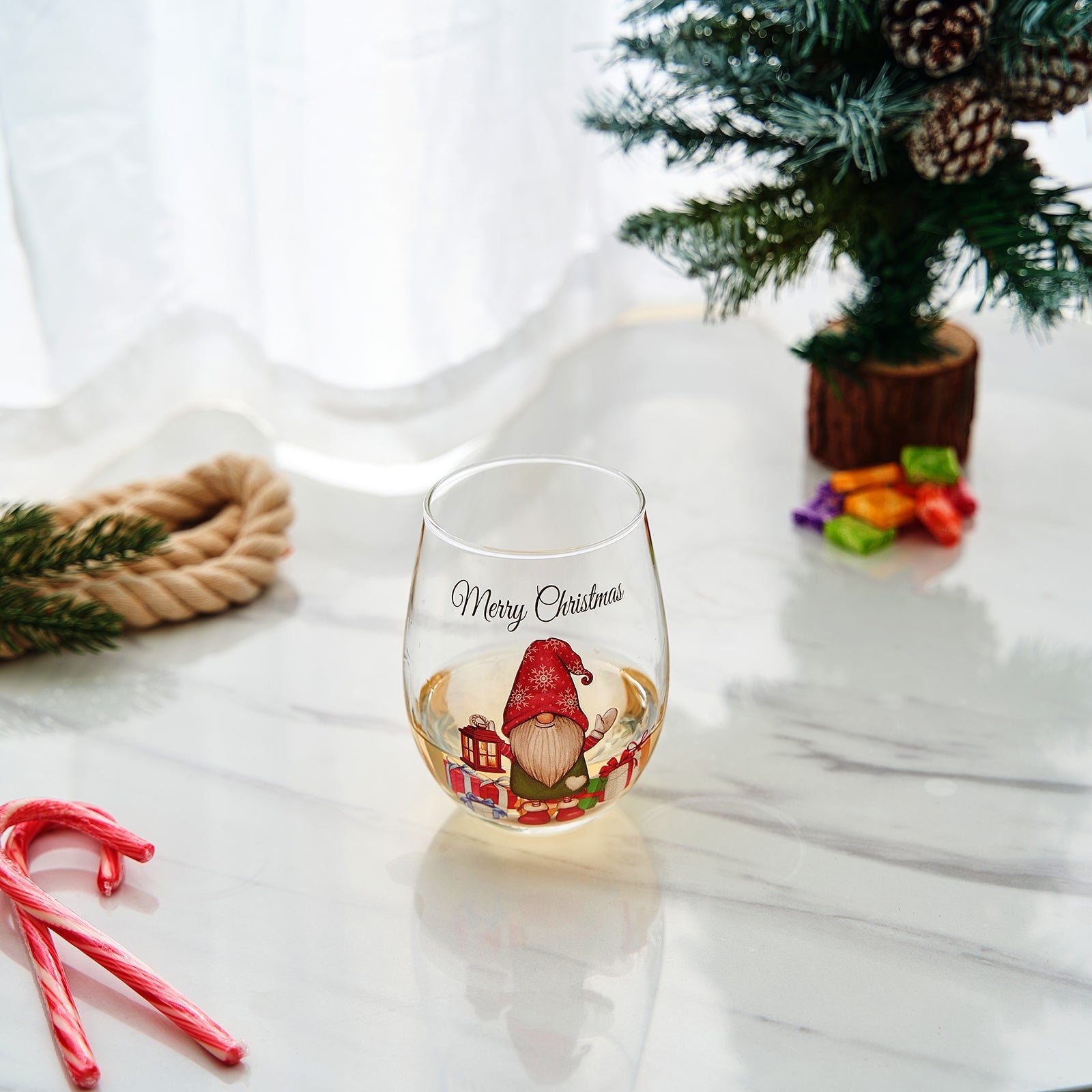 Stemless Christmas Gnome Wine Glass - SINGLE Red Green Cheer for Holiday Gift and Winter Season - 17 oz Stemless Decorated Ornament Wine Tumblers for Holiday Season and Winter by GUTE - 4.7