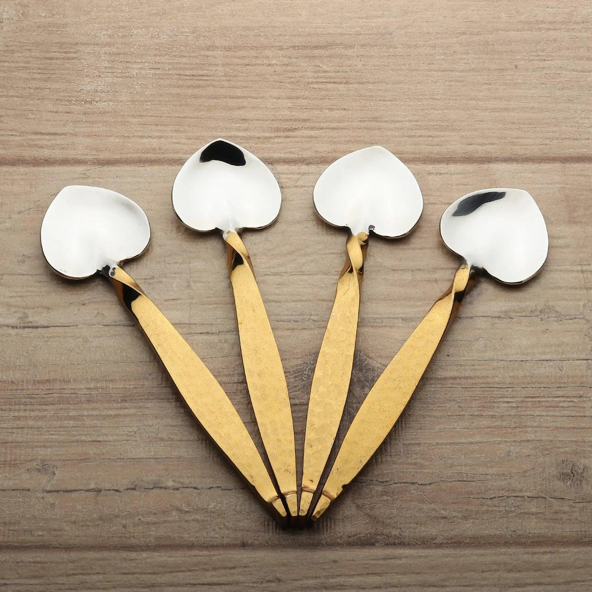 TWISTED URBAN HEART SPOON 4 PC. SET