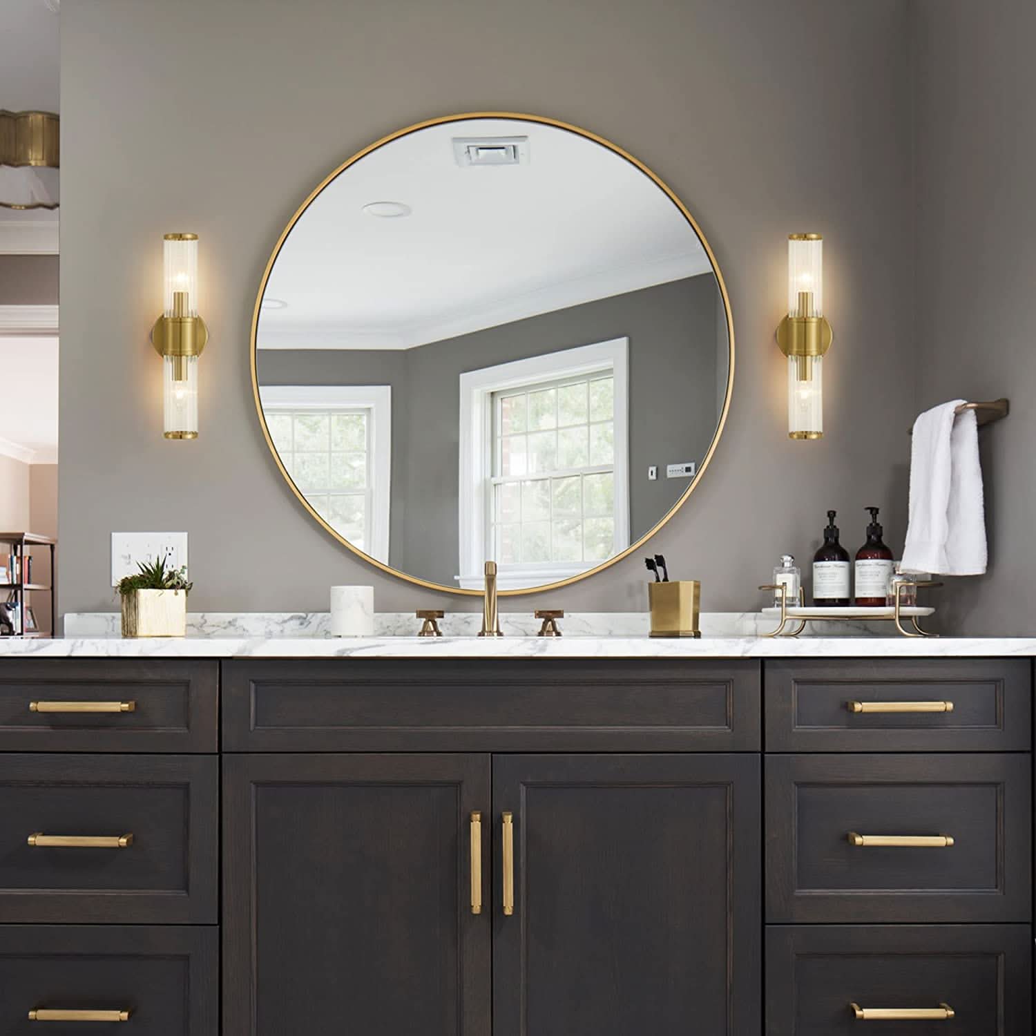 Iron Vanity Light Iluminating