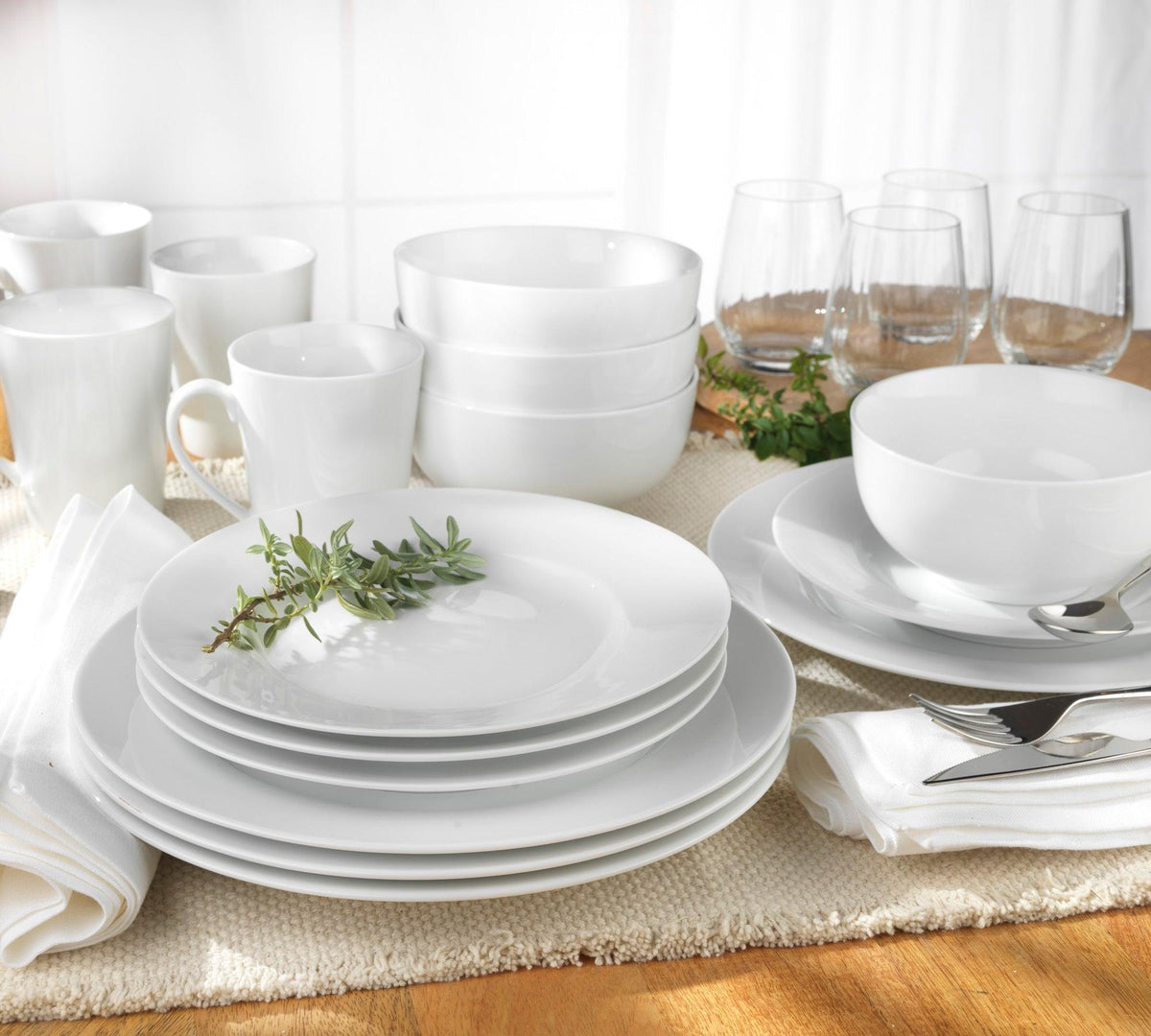 Claire Everyday Classic Rim 16 Piece Dinnerware Set, With Cereal Bowls Assorted