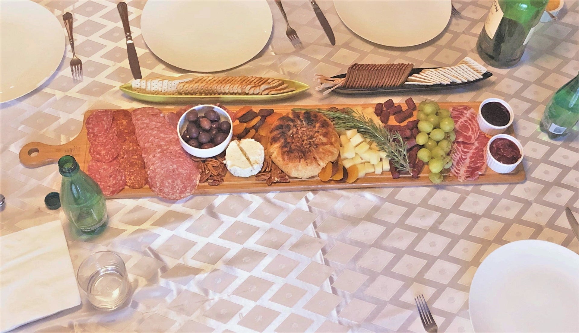 Bamboo Charcuterie Board With Handle 39.4