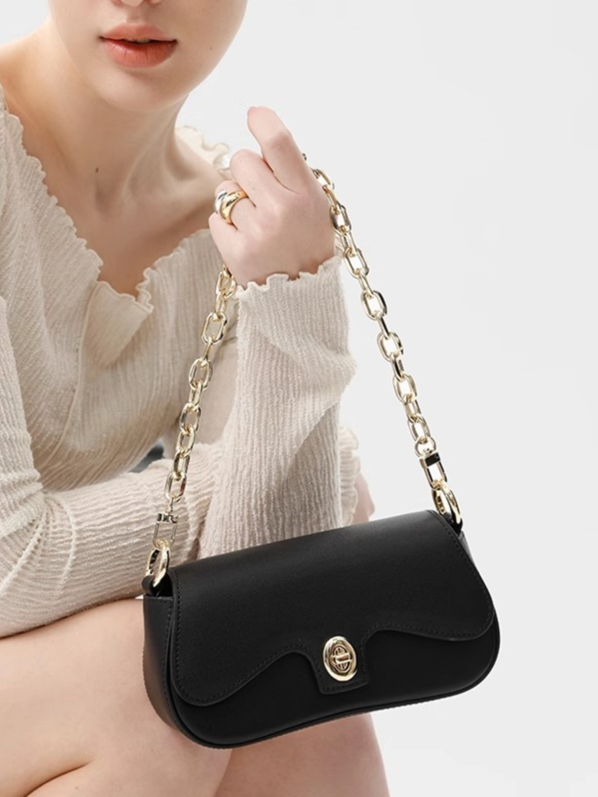 Usagi Crossbody Bag