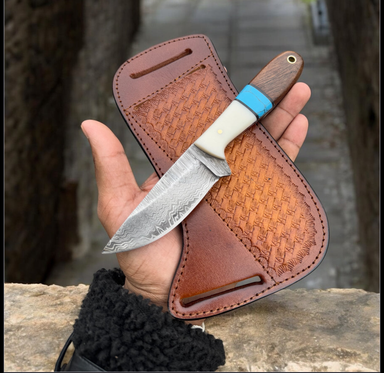 Western Knife and Sheath Set – Damascus Steel Blade with Resin Handle & Leather Belt Loop Case