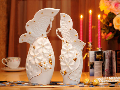 Pair of White Porcelain Vases with Pinched Flowers and Gold Leaves – Elegant Porcelain Vases with Intricate Floral Design