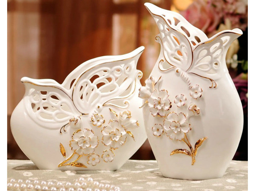 Elegant Pair of Porcelain Vases with Pinched Flowers – Basket-Weave Design and Golden Accents