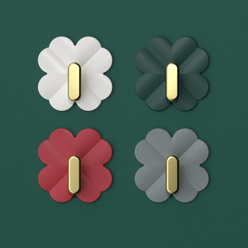 A Box of 4 Four-leaf Clover Hooks Punch-free Strong Sticky Bathroom Hook Light Luxury Household Wall Nail-free Key Storage Hook Cute Plastic Hooks Self-Adhesive Suitable Wall Bracket Self-Adhesive Hook Strong Adhesive Hanging on the Wall