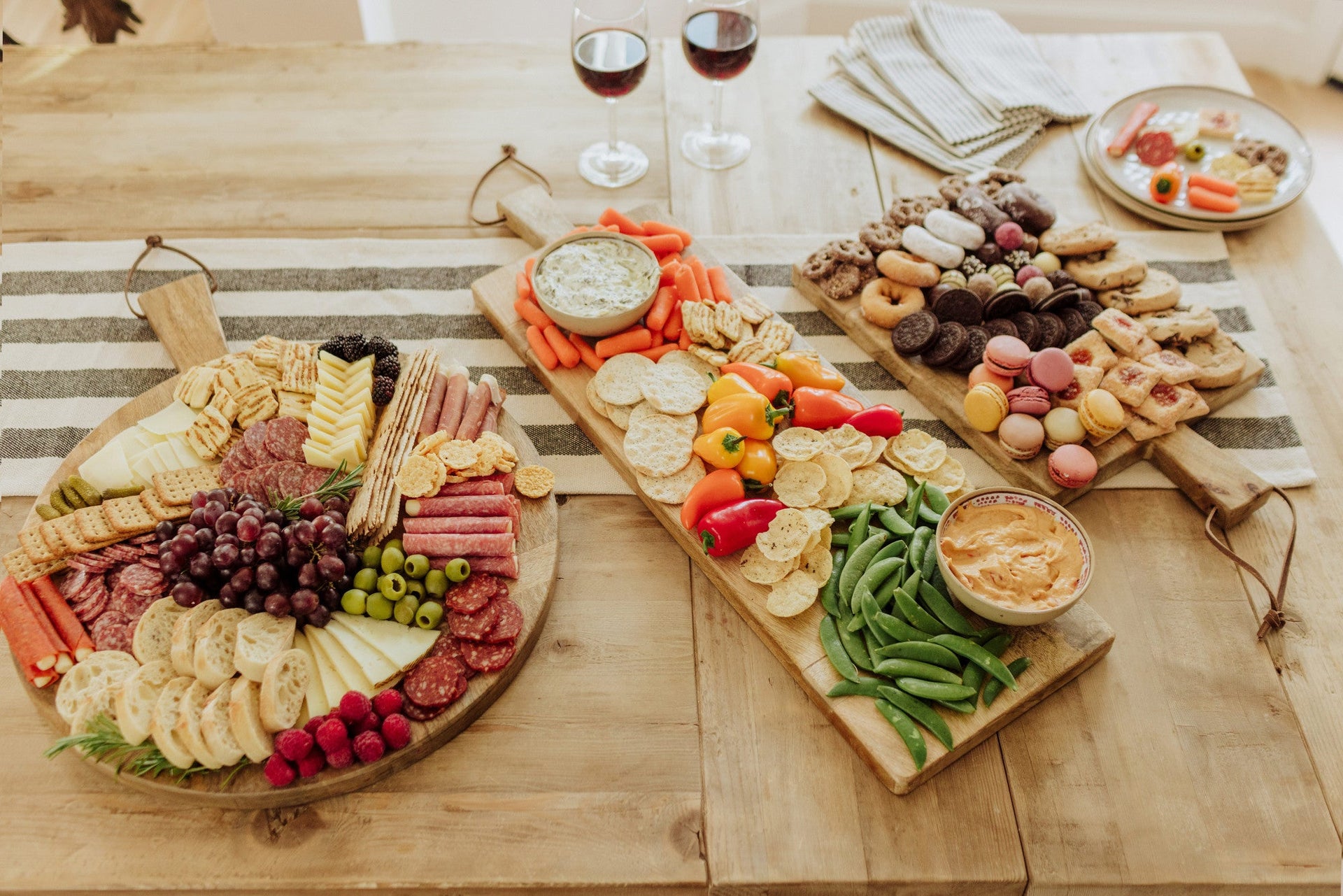 Ravi Round Charcuterie Board
