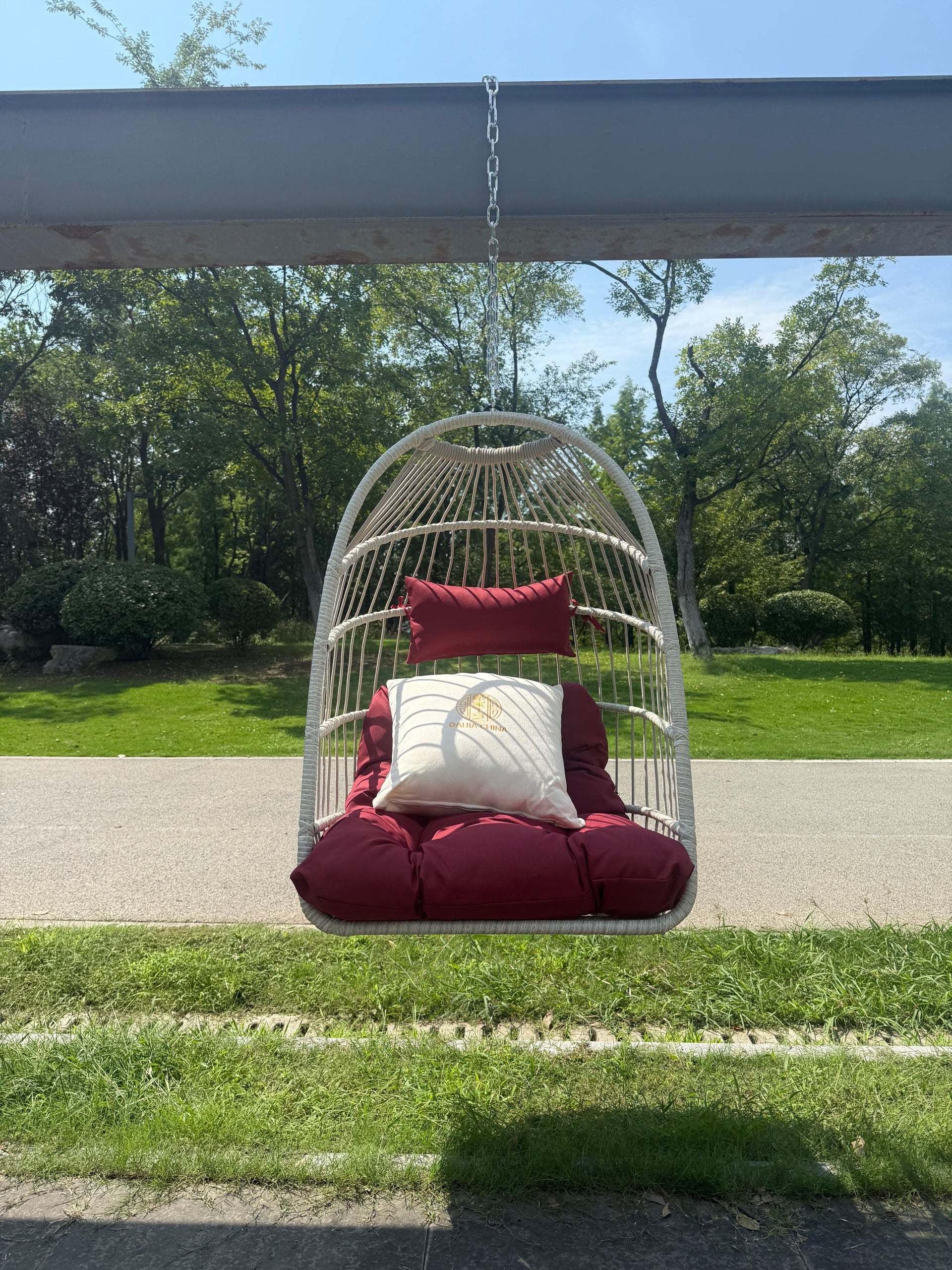 Outdoor Garden Rattan Egg Swing Hanging Chair PE Wicker Hanging Chair for Outdoor Patio