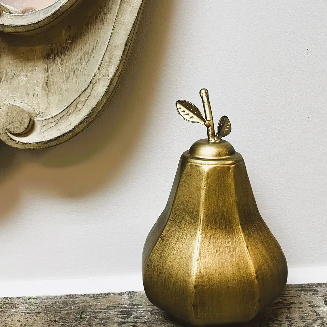 GOLDEN PEAR TABLE DECOR