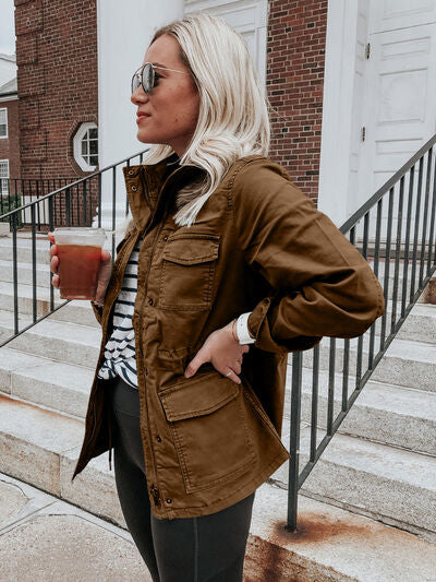 Retro Pocketed Long Sleeve Zip-Up Jacket Lightweight & Stylish Outerwear for Everyday Wear