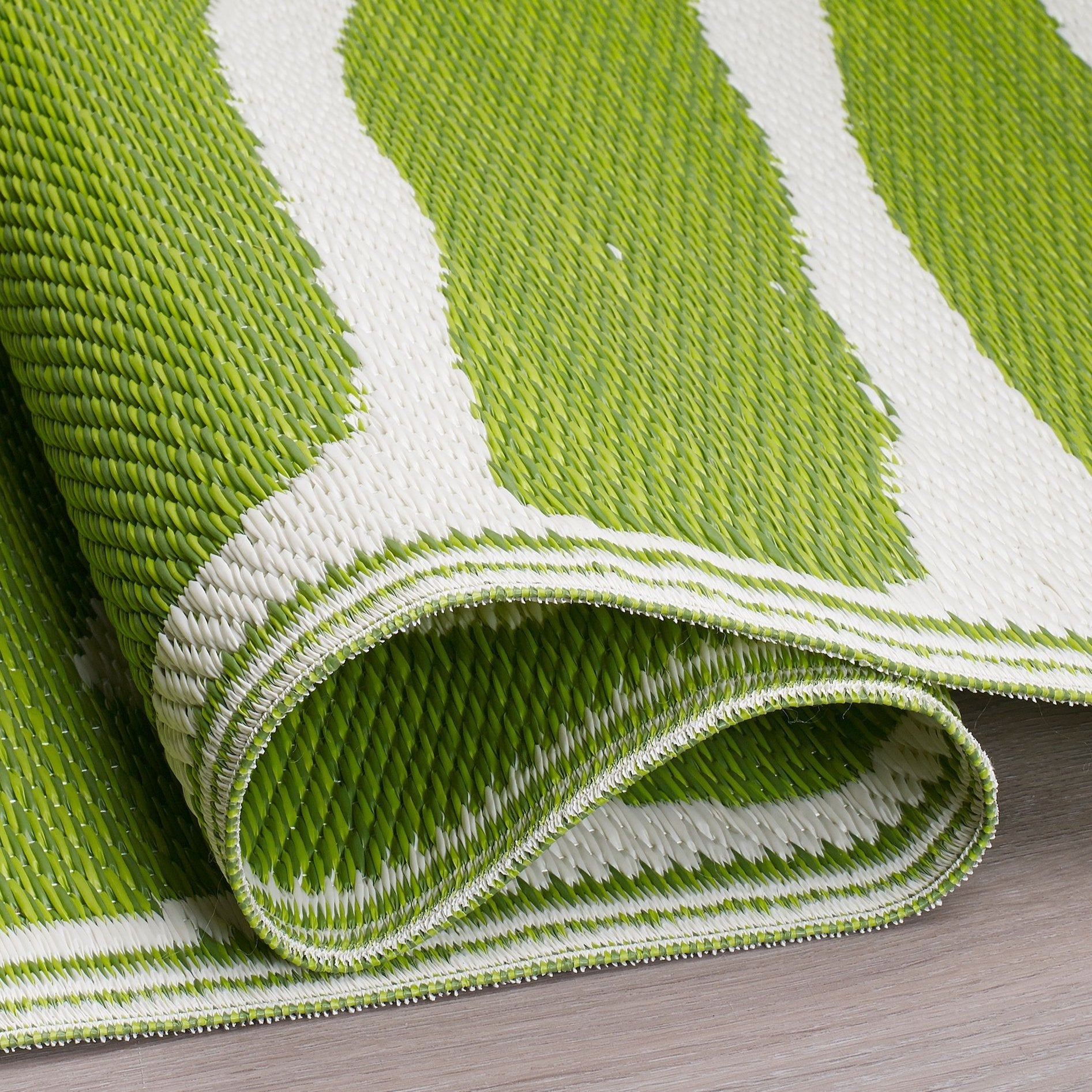 Hilo - Green Outdoor Rug for Patio