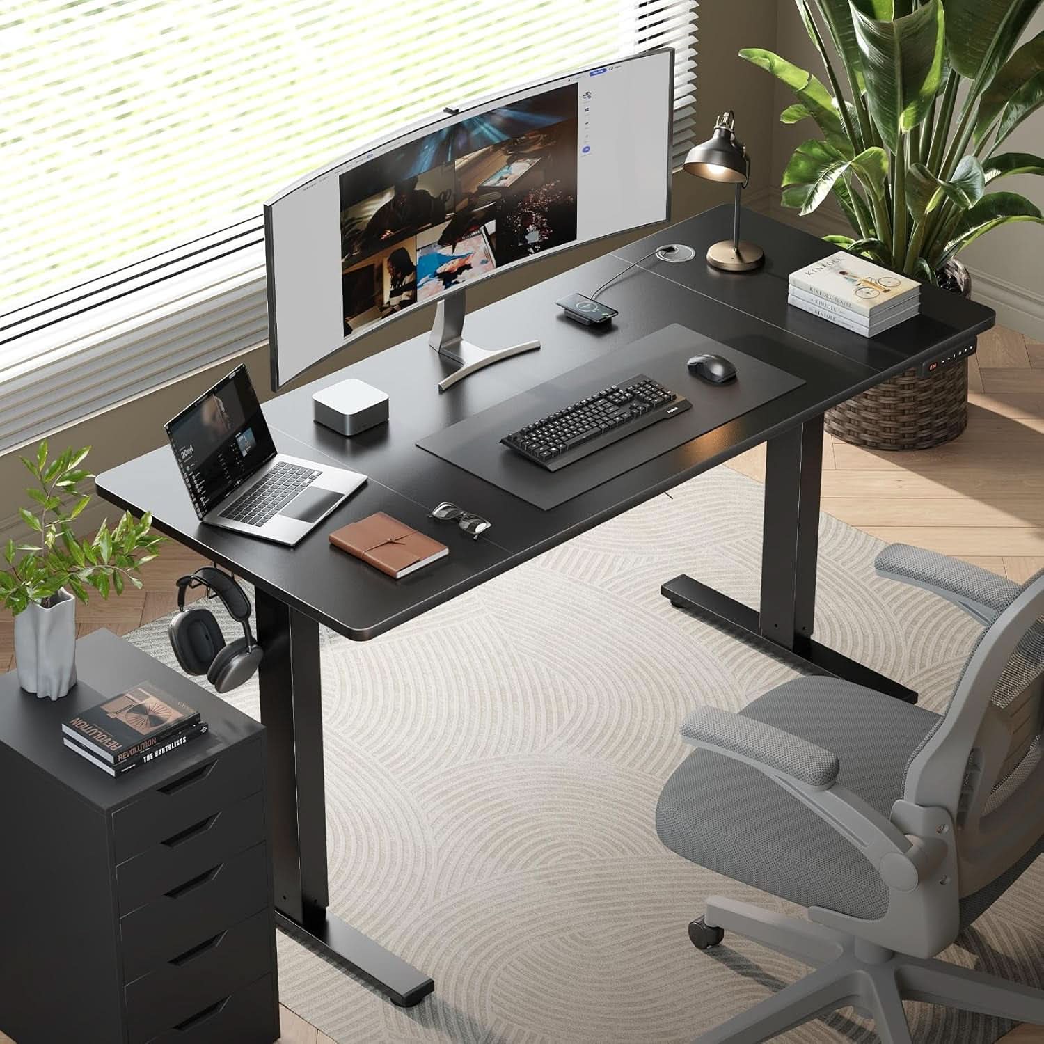 Adjustable Electric Standing Desk with Memory Presets