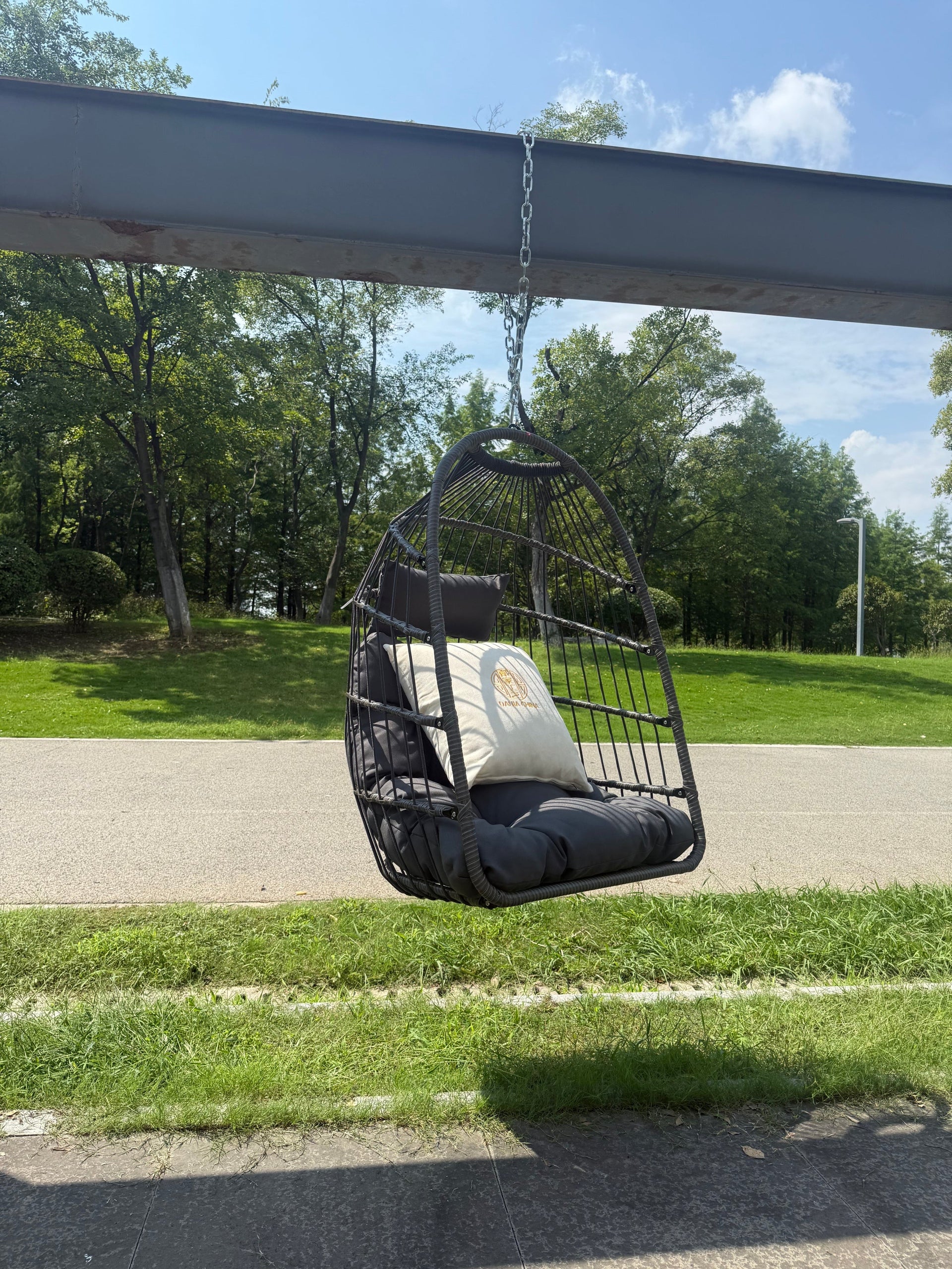 Outdoor Garden Rattan Egg Swing Hanging Chair PE Wicker Hanging Chair for Outdoor Patio