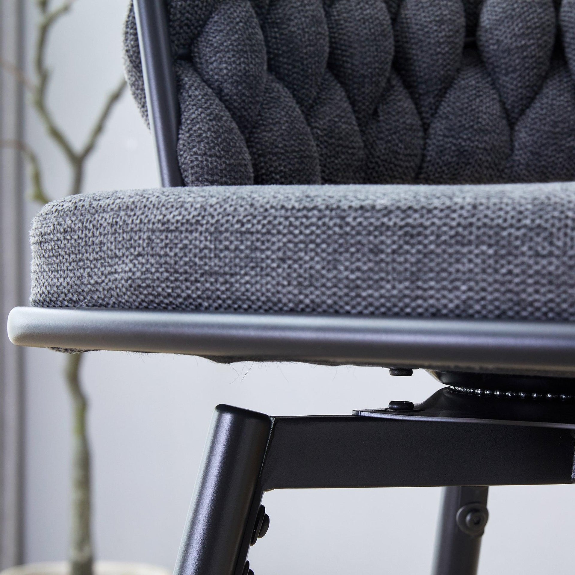 2 Set of Rotating Barstools With Breathable Cotton and Linen Soft Cushions