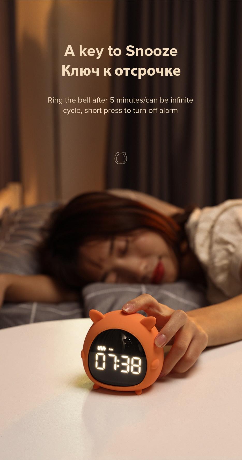 Alarm Clock Kids Child Children Sleep Bedside Alarm Clock Digital Wake Up Children's Alarm Clocks for Girls Boys Bedroom Temperature Snooze Timer Clock for Bedroom/Table/Desk