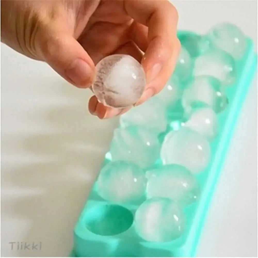 Amazing Plastic Molds Ice Tray 14 Grid 3D Round Ice Molds Home Bar Party Use Round Ball Ice Cube Makers Kitchen Ice Cream Moulds