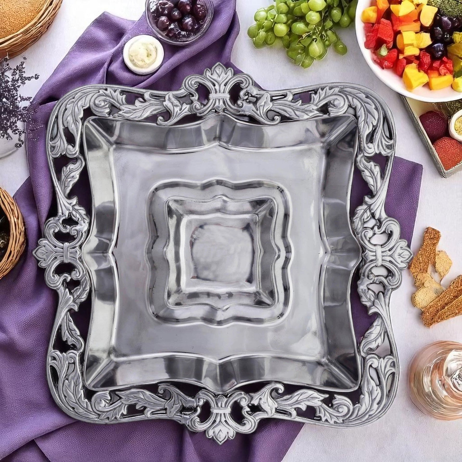 Acanthus Chip and Dip