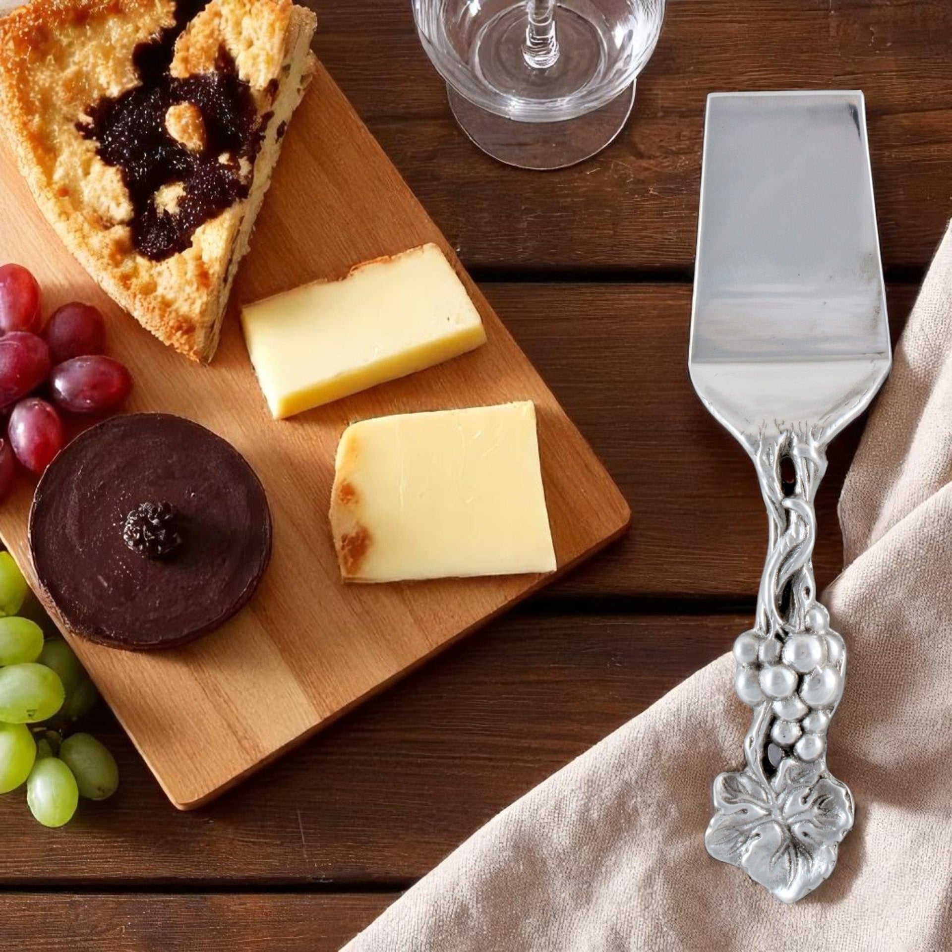 Grape Cake/Lasagna Server Arthur Court Designs