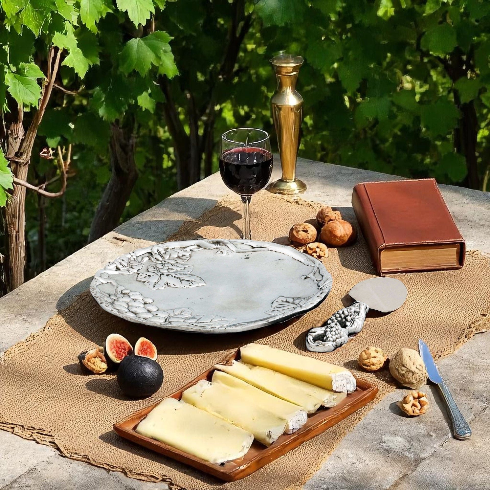 Grape Plate with Server Arthur Court Designs