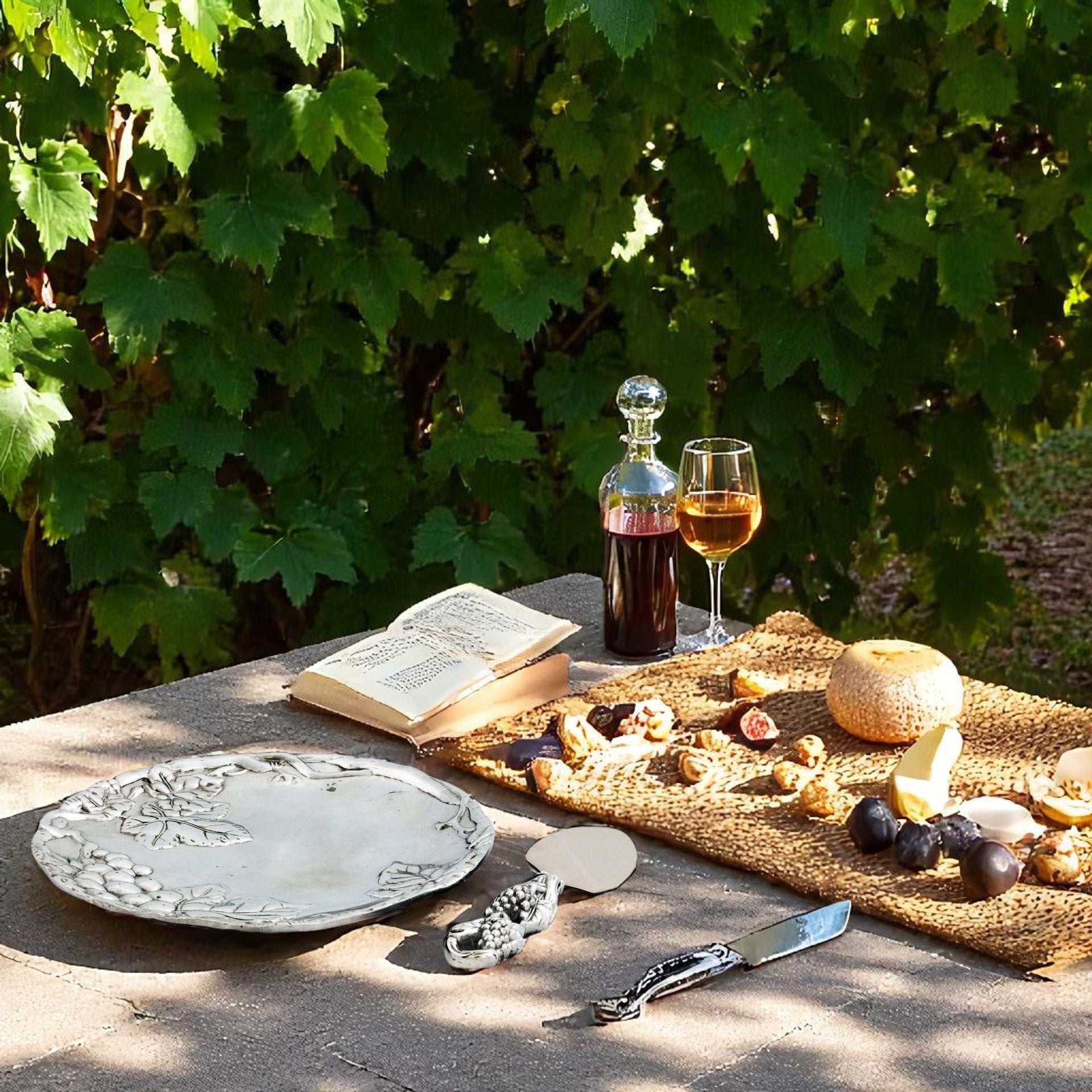 Grape Plate with Server Arthur Court Designs