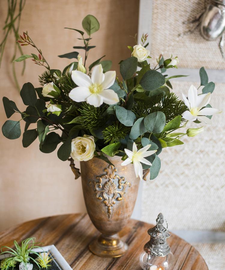 Artificial Flower Bouquet Clematis Flower in Greenery 20