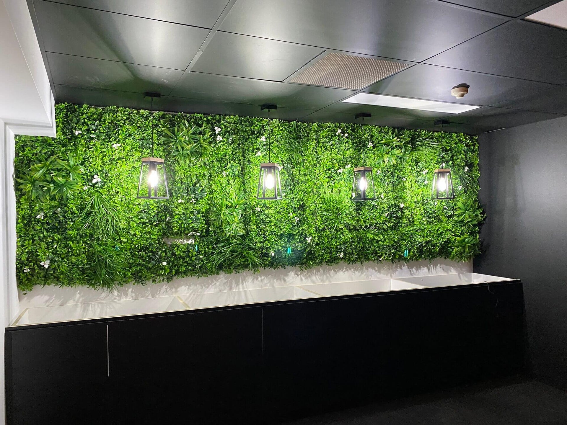 White Oasis Artificial Vertical Garden Green Wall Panel 40×40in 11 SQ FT – UV Resistant – Commercial Grade