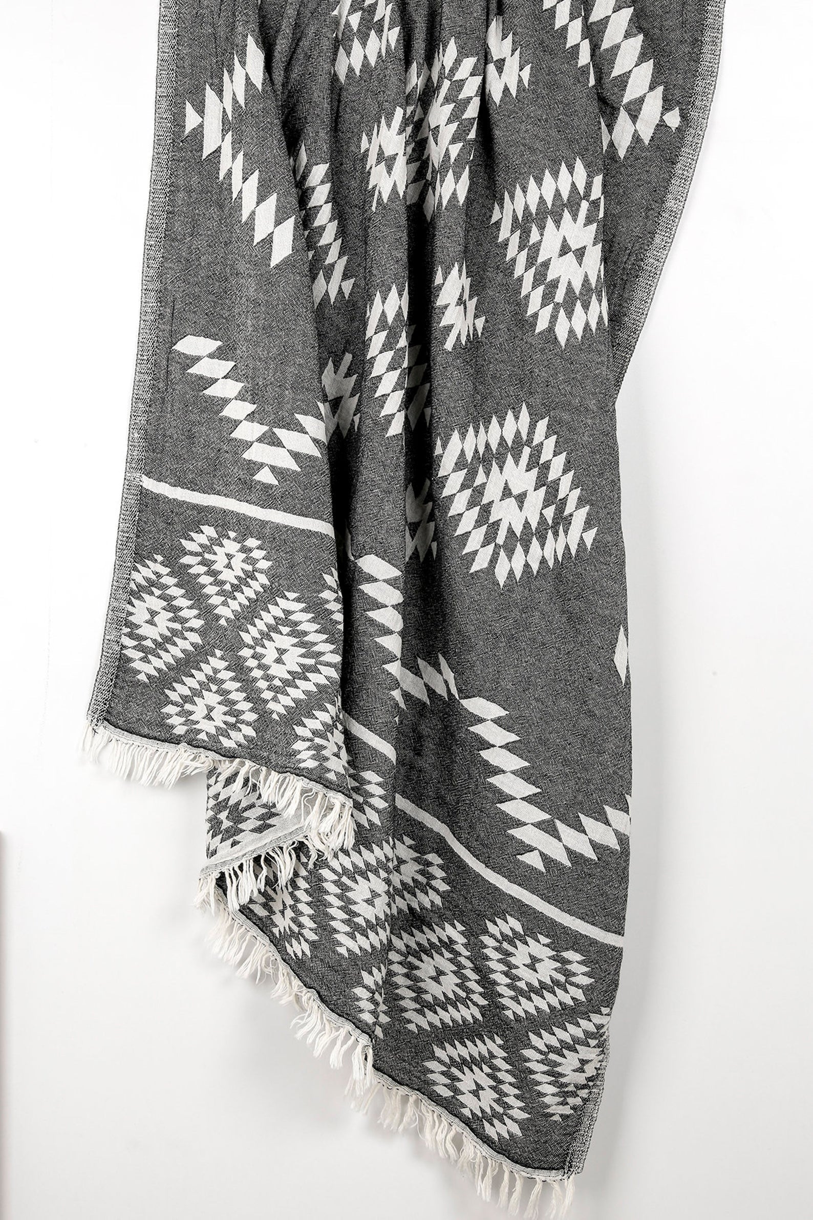Black Aztec Turkish Towel – Lightweight Quick Dry Beach Towel, Boho Bathroom Decor, Turkish Cotton Bath Towel, Travel & Picnic Blanket